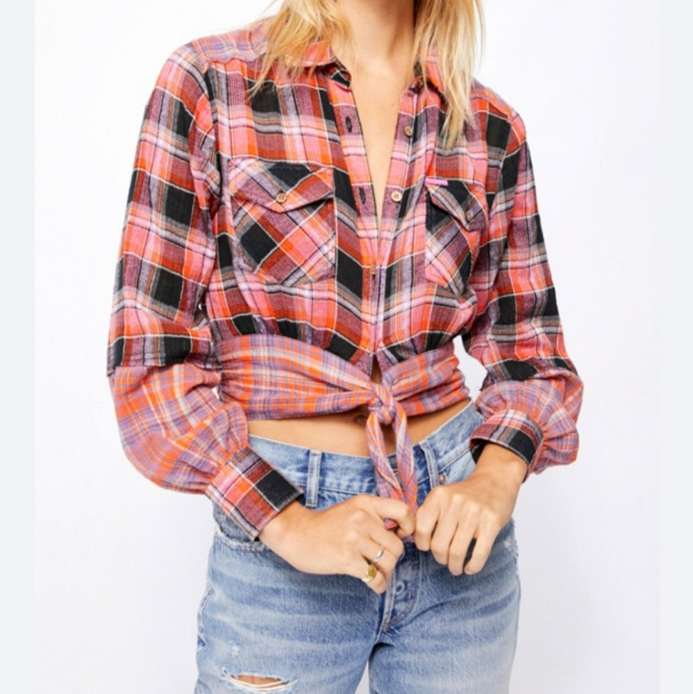 We The Free Top Size Small